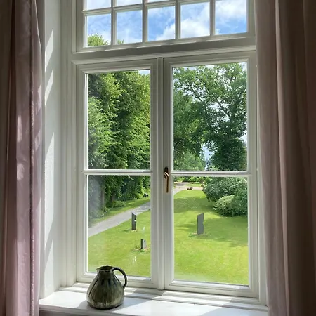 Gutshaus - Gut Bed & Breakfast *