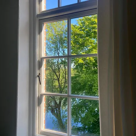 Gutshaus - Gut Bed & Breakfast *
