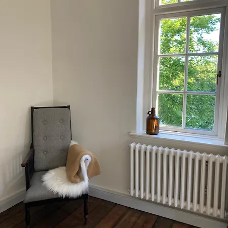Gutshaus - Gut Bed & Breakfast *