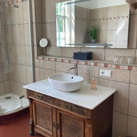 Gutshaus - Gut Bed & Breakfast