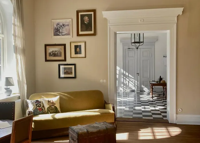 Gutshaus - Gut Frühstückspension Wittmoldt